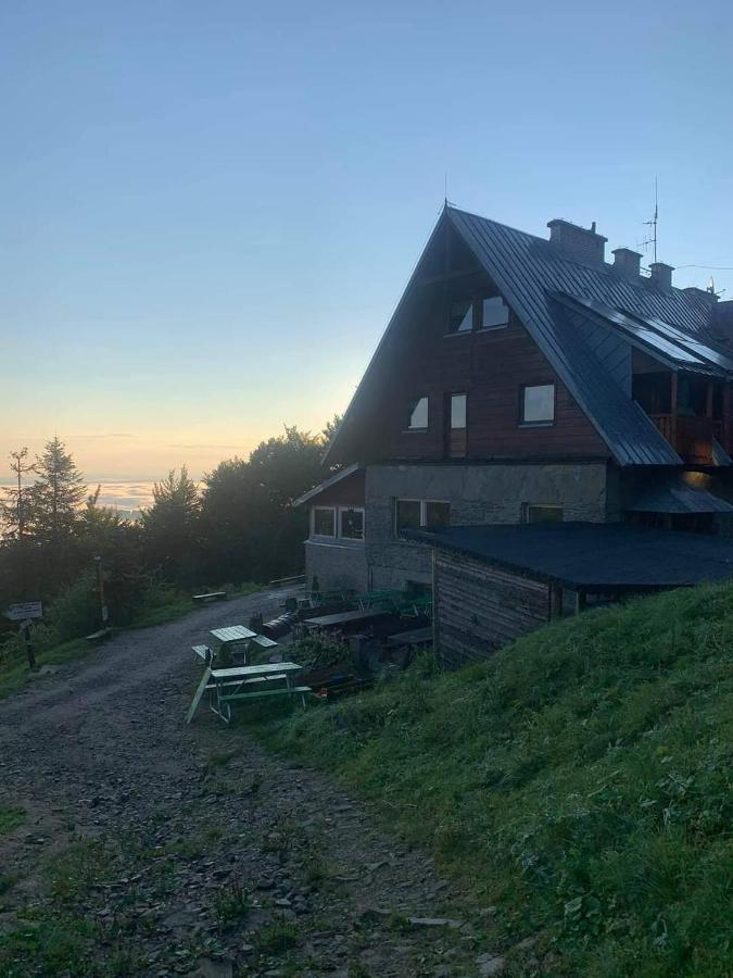 Schronisko Gorskie Pttk Na Jaworzynie Krynickiej Krynica-Zdrój Esterno foto